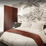 Golden Tulip Lyon Ouest Techlid & Hotel 4*