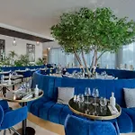Golden Tulip Lyon Ouest Techlid & Hotel 4*
