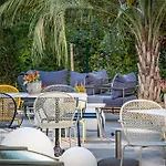 Golden Tulip Lyon Ouest Techlid & 4*
