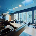 Golden Tulip Lyon Ouest Techlid & Limonest