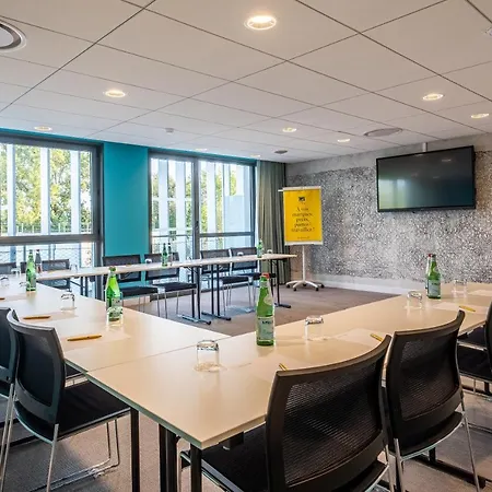 Golden Tulip Lyon Ouest Techlid & Hotel