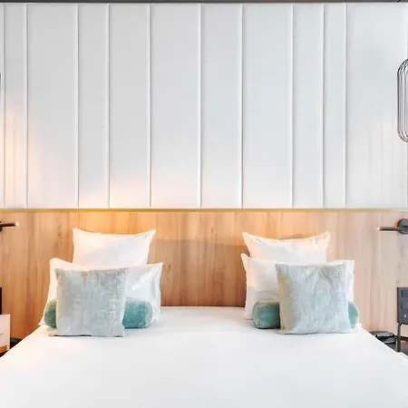 Golden Tulip Lyon Ouest Techlid & 4* Limonest