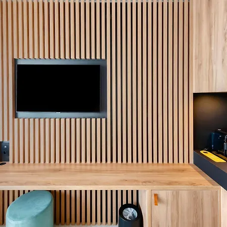 Hotel Golden Tulip Lyon Ouest Techlid & 4*