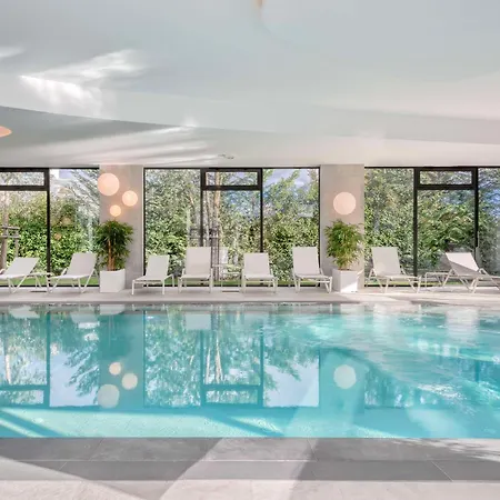 Golden Tulip Lyon Ouest Techlid & Hotel Limonest