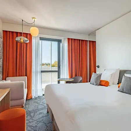 Golden Tulip Lyon Ouest Techlid & 4*