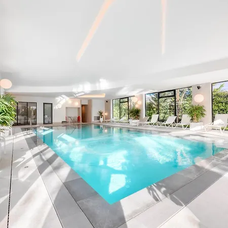 Golden Tulip Lyon Ouest Techlid & 4* Limonest