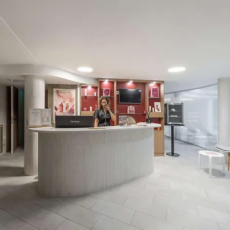 Golden Tulip Lyon Ouest Techlid & Hotel Limonest