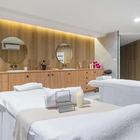 Golden Tulip Lyon Ouest Techlid & 4* Limonest
