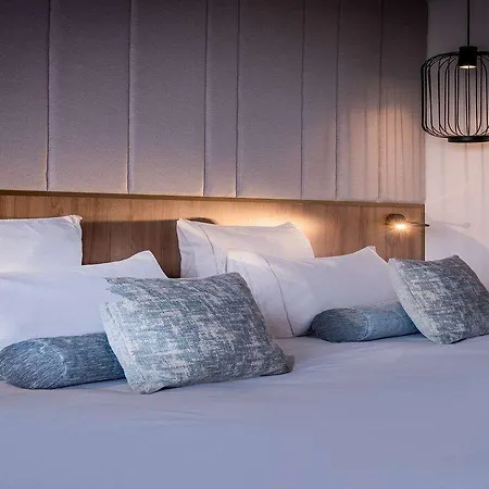 Hotel Golden Tulip Lyon Ouest Techlid &