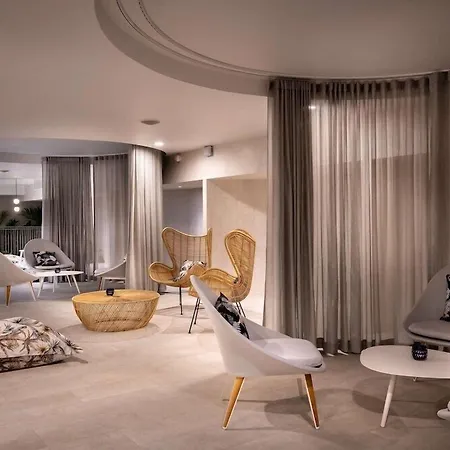 Golden Tulip Lyon Ouest Techlid & Limonest