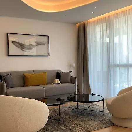 Golden Tulip Lyon Ouest Techlid & 4* Limonest