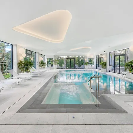 Golden Tulip Lyon Ouest Techlid & Hotel 4*