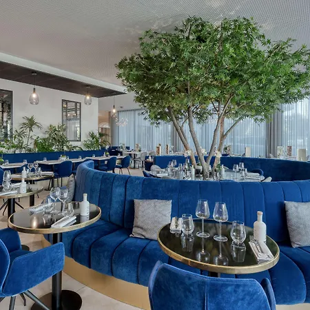 Golden Tulip Lyon Ouest Techlid & Hotel