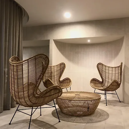Golden Tulip Lyon Ouest Techlid & Hotel 4*