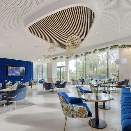 Golden Tulip Lyon Ouest Techlid & Hotel