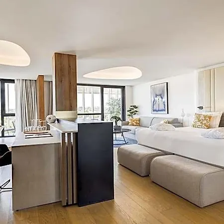 Golden Tulip Lyon Ouest Techlid & Limonest