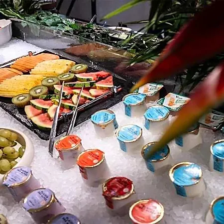 Golden Tulip Lyon Ouest Techlid & Hotel Limonest