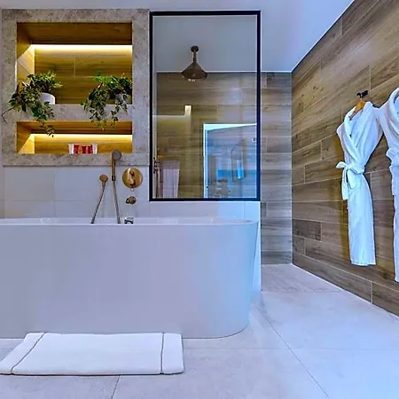Golden Tulip Lyon Ouest Techlid &